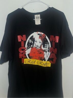 Hot Topic Black Nicki Minaj Red Ruby Graphic Tee
